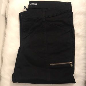 Gap legging pants with zipper pockets